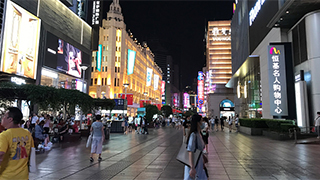 購物中心供大于求 誰能活得更好？