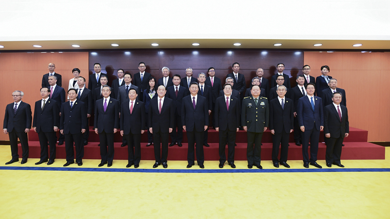 習(xí)近平會(huì)見(jiàn)澳門特別行政區(qū)新任行政、立法、司法機(jī)關(guān)負(fù)責(zé)人