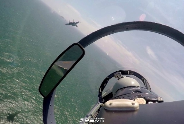 中國(guó)空軍多型主戰(zhàn)飛機(jī)赴南海戰(zhàn)斗巡航。