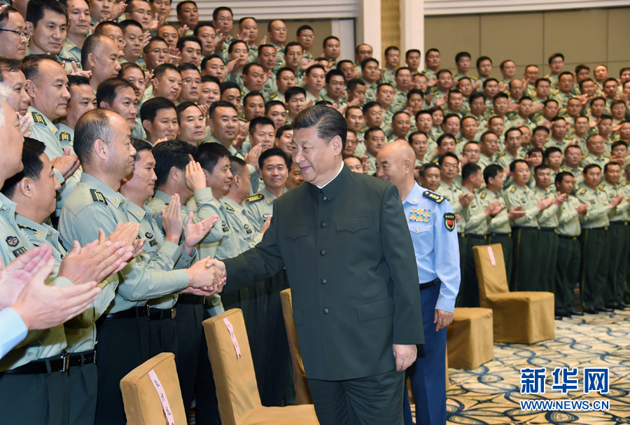 6月22日，正在山西省考察工作的中共中央總書記、國家主席、中央軍委主席習(xí)近平在太原接見駐晉部隊師以上領(lǐng)導(dǎo)干部和建制團(tuán)單位主官。新華社記者 琚振華 攝