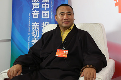 全國政協(xié)委員東寶仲巴·呼圖克圖做客新華網(wǎng)、中國政府網(wǎng)兩會(huì)訪談
