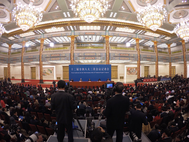 3月15日，國務院總理李克強在北京人民大會堂與中外記者見面，并回答記者提問。 新華社記者陳曄華攝