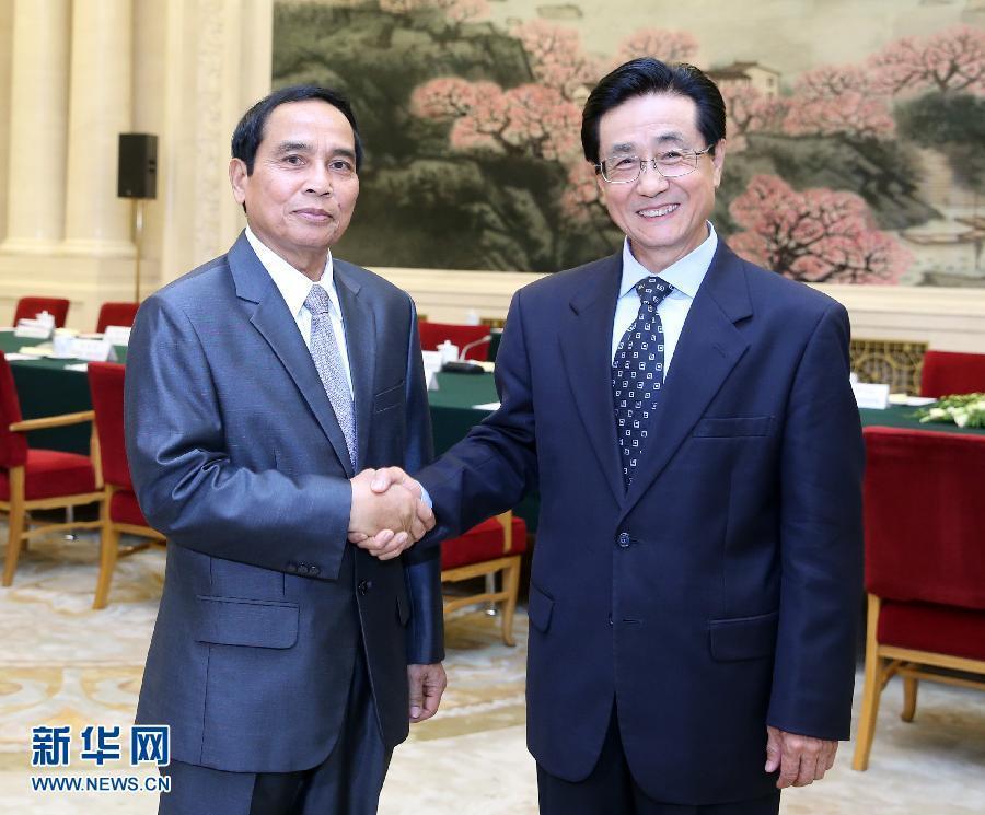 7月7日，中共中央書記處書記、中央紀(jì)委副書記趙洪祝在北京同老撾人民革命黨中央政治局委員、中央紀(jì)委書記、政府副總理本通率領(lǐng)的老撾人民革命黨代表團(tuán)舉行工作會(huì)談。新華社記者 姚大偉 攝 