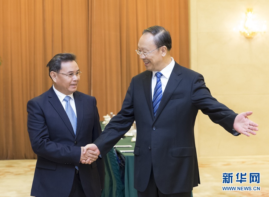 10月12日，中共中央書記處書記、全國政協(xié)副主席杜青林在北京會(huì)見來華訪問并出席“2016中國共產(chǎn)黨與世界對(duì)話會(huì)”的老撾人革黨中央政治局委員、建國陣線中央主席賽頌蓬·豐威漢率領(lǐng)的老撾人革黨代表團(tuán)?！⌒氯A社記者丁海濤攝