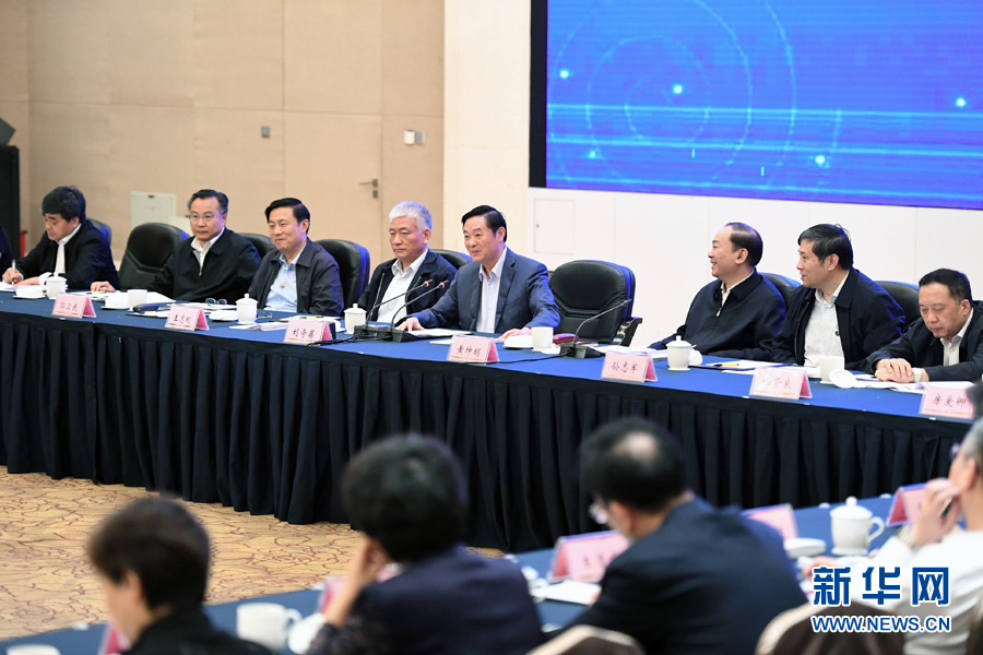 5月11日，中宣部在深圳召開深化文化體制改革座談會。中共中央政治局委員、中央書記處書記、中宣部部長劉奇葆出席會議并講話。 新華社記者張領(lǐng) 攝