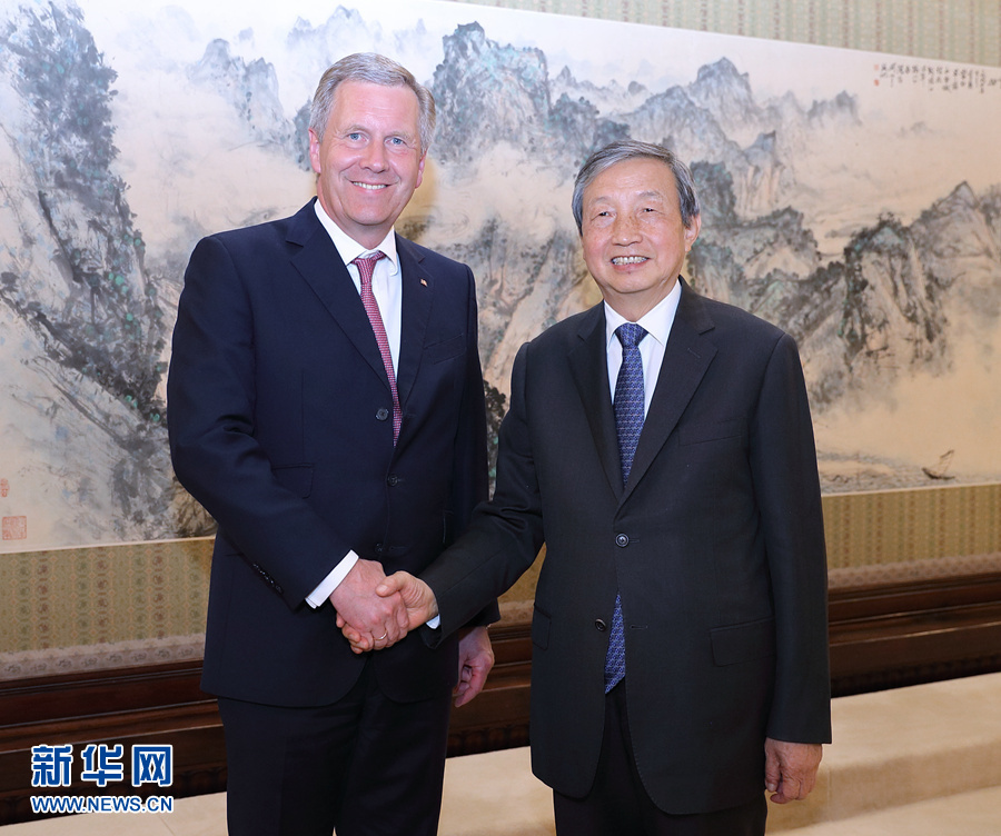 6月13日，國務院副總理馬凱在北京中南海紫光閣會見德國前總統(tǒng)、全球中小企業(yè)聯(lián)盟全球主席武爾夫。 新華社記者 王曄 攝 