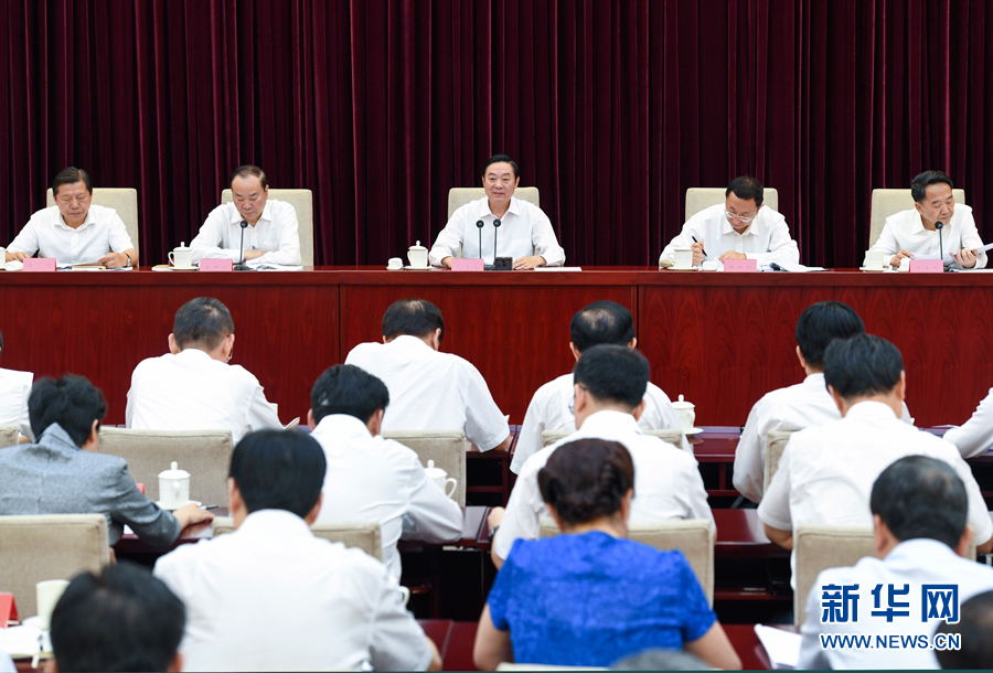 7月28日，中宣部在北京召開全國宣傳部長專題工作會議，學(xué)習(xí)貫徹習(xí)近平總書記在省部級主要領(lǐng)導(dǎo)干部專題研討班上的重要講話精神。中共中央政治局委員、中央書記處書記、中宣部部長劉奇葆出席會議并講話。新華社記者張領(lǐng)攝