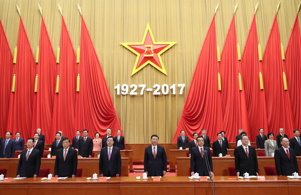 8月1日，慶祝中國人民解放軍建軍90周年大會在北京人民大會堂隆重舉行。中共中央總書記、國家主席、中央軍委主席習(xí)近平和李克強、張德江、俞正聲、劉云山、王岐山、張高麗等出席大會。新華社記者 鞠鵬 攝