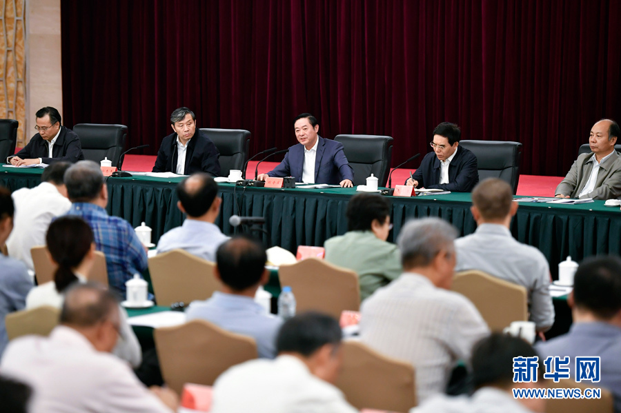 9月7日，中共中央政治局委員、中央書記處書記、中宣部部長(zhǎng)劉奇葆在北京出席全國(guó)電視劇工作座談會(huì)并講話。 新華社記者 燕雁 攝

