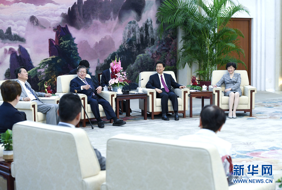 9月20日，國家副主席李源潮在北京會見由黨的最高顧問、前眾議長橫路孝弘率領(lǐng)的日本民進(jìn)黨政治家代表團(tuán)。 新華社記者 張領(lǐng) 攝 
