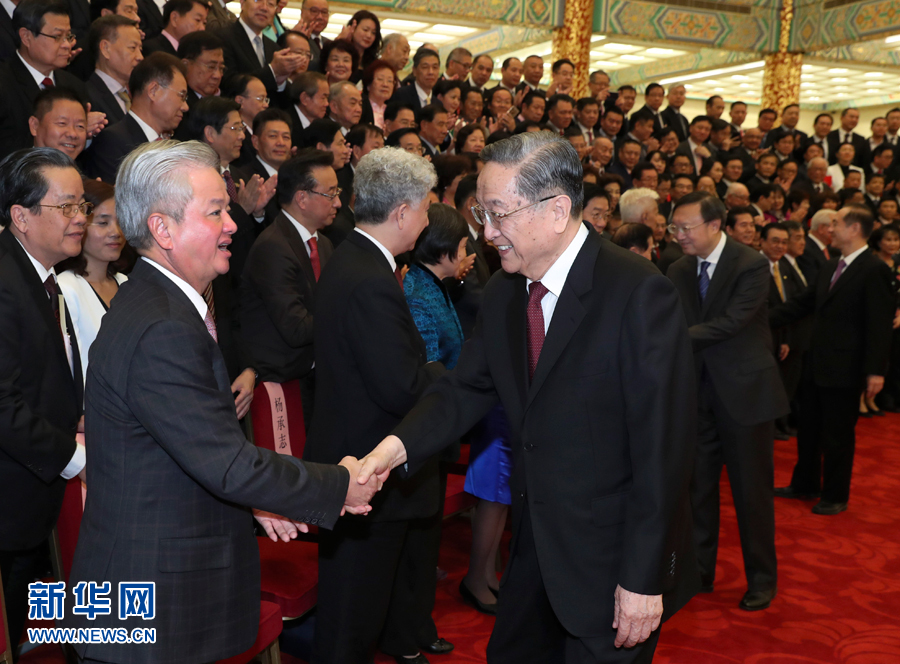 9月28日，中共中央政治局常委、全國(guó)政協(xié)主席俞正聲在北京會(huì)見(jiàn)出席中國(guó)海外交流協(xié)會(huì)第六次會(huì)員大會(huì)的全體代表，并發(fā)表講話。 新華社記者 龐興雷 攝