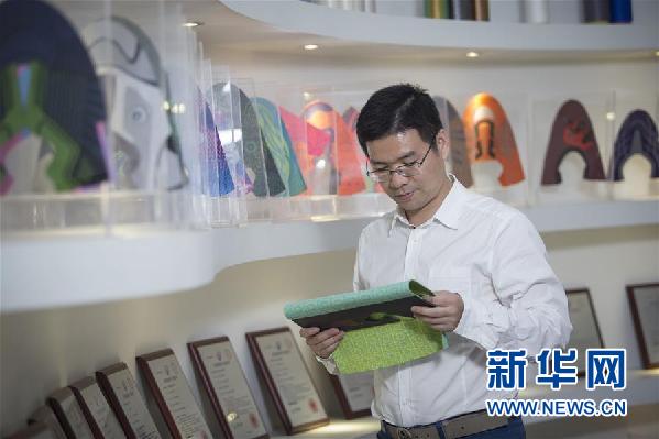 （十九大時光·圖文互動）（3）青春，在夢想的引領下飛揚——來自基層蹲點現(xiàn)場的報道