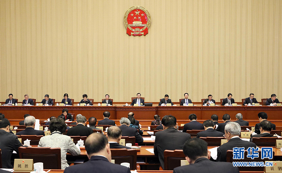 12月23日，十二屆全國人大常委會第三十一次會議在北京人民大會堂舉行第二次全體會議。張德江委員長出席。 新華社記者劉衛(wèi)兵攝