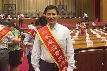 黃國寧被授予我國衛(wèi)生行業(yè)的最高榮譽“白求恩獎章”。