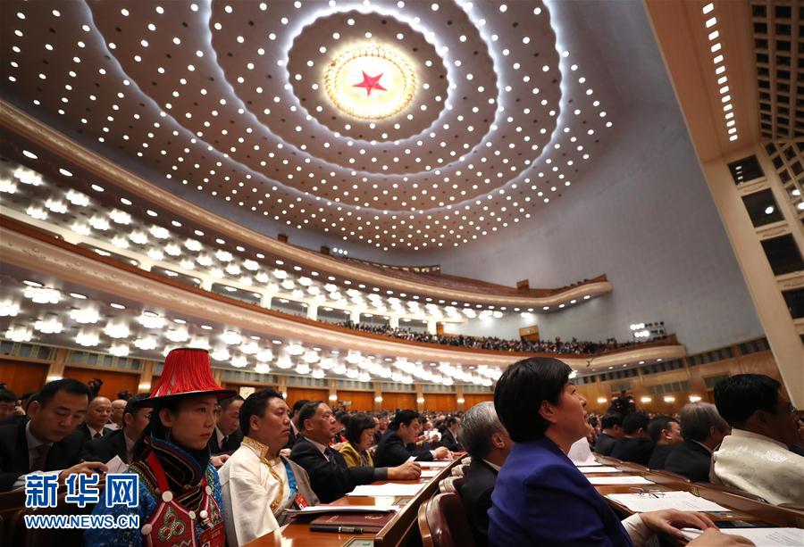 （兩會(huì)·人大閉幕）（4）十二屆全國(guó)人大五次會(huì)議在北京閉幕