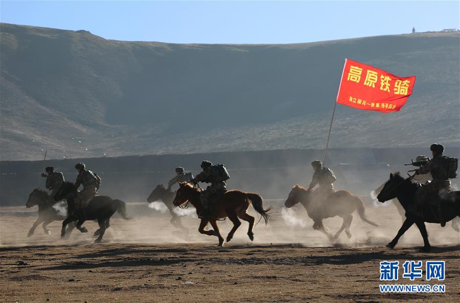 (新華全媒頭條·圖文互動)(14)備戰(zhàn)踏上新起點,練兵展現(xiàn)新氣象——2018中國軍隊新年開訓全景大掃描
