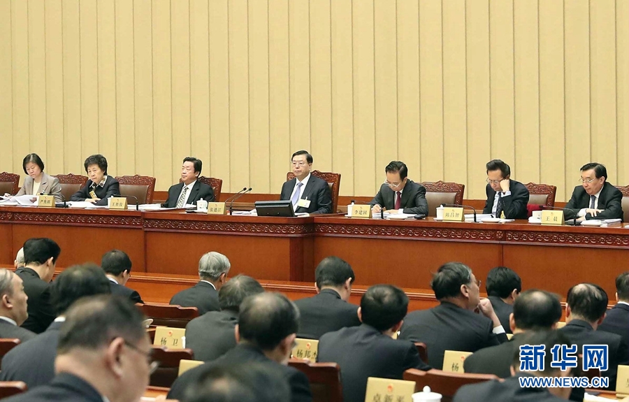 2月23日，十二屆全國人大常委會第三十三次會議在北京人民大會堂開幕。張德江委員長主持會議。 新華社記者　劉衛(wèi)兵　攝