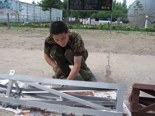 【網(wǎng)絡(luò)媒體國防行】軍中小能手！漠河雷達(dá)站里，別樣軍旅文化生活讓人“驚艷”