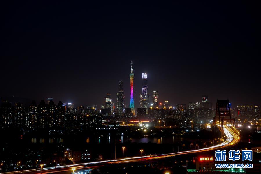 （在習(xí)近平新時(shí)代中國特色社會(huì)主義思想指引下·慶祝改革開放40周年·開放發(fā)展）（新華全媒頭條·圖文互動(dòng)）（1）開放中國：大門越開越大 道路越走越寬