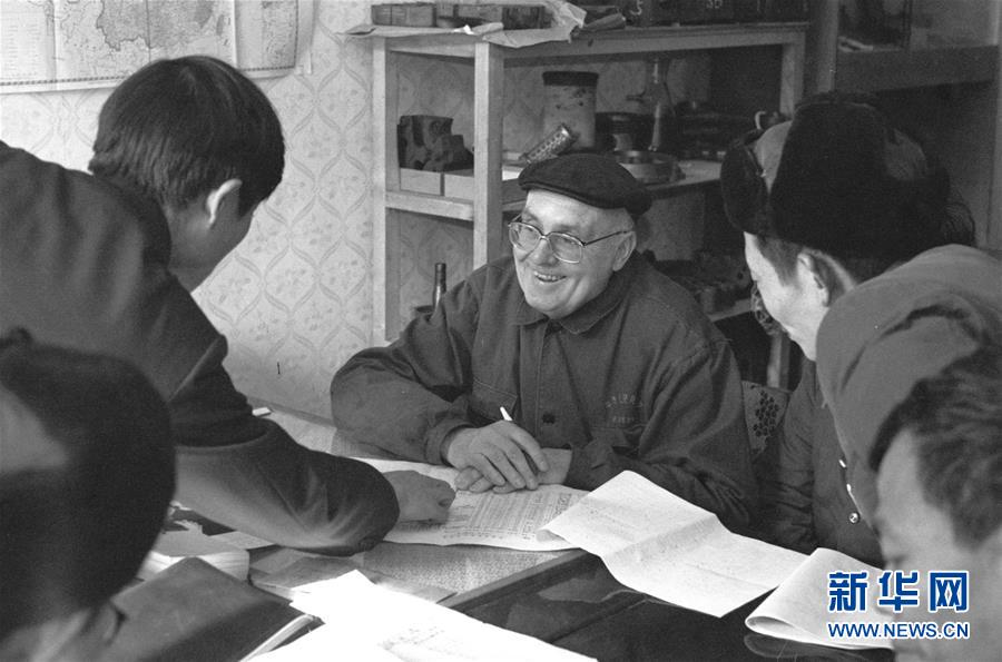 （圖文互動）（2）為發(fā)展和進步，與中國攜手同行——中國改革友誼獎?wù)芦@得者群像 