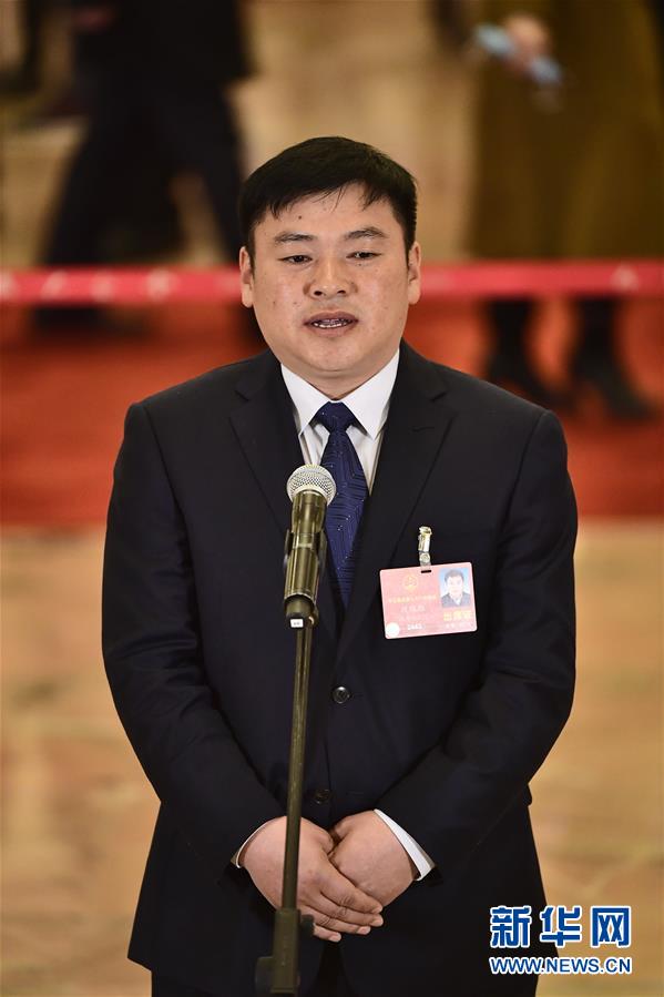 （兩會(huì)·人大開幕）（7）全國人大代表接受采訪
