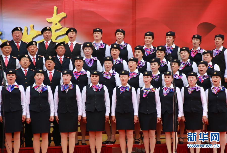 （在習(xí)近平新時(shí)代中國特色社會主義思想指引下——新時(shí)代新作為新篇章·圖文互動）（3）歡樂的“精氣神兒”從哪來？——“東北小延安”用“文化密鑰”解鎖基層治理