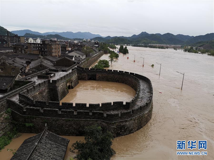 （關(guān)注“利奇馬”·圖文互動）（3）古城洪災(zāi) 八方馳援——洪水災(zāi)害下的浙江臨?，F(xiàn)場目擊