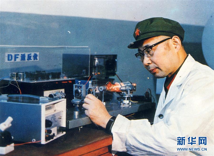 （愛國情 奮斗者·圖文互動(dòng)）（2）永不停轉(zhuǎn)的“陀螺”——追記中國工程院院士、國防科技大學(xué)教授高伯龍