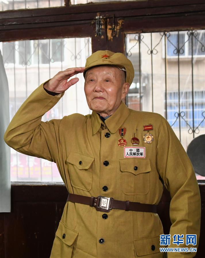 （壯麗70年·奮斗新時(shí)代——共和國榮光）（1）張富清：緊跟黨走，做黨的好戰(zhàn)士