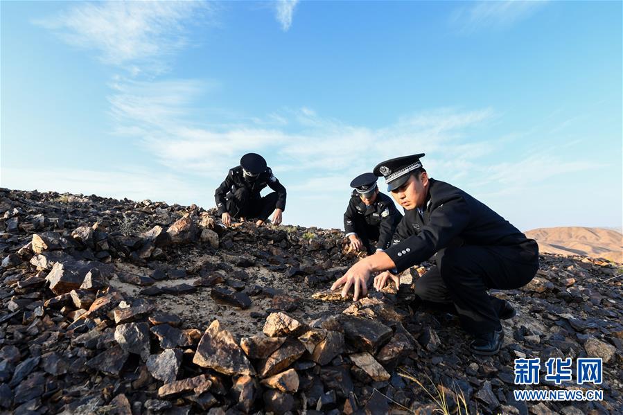 （愛國情 奮斗者·圖文互動(dòng)）（3）印刻在戈壁上的名字