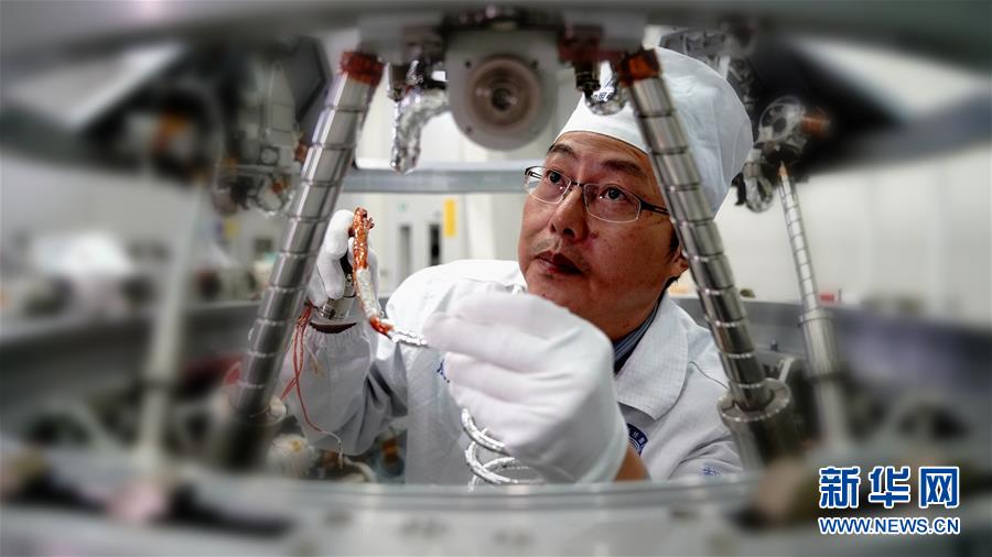 （德耀中華·圖文互動）（1）王曙群：“腳踏實地、仰望星空”的大國工匠