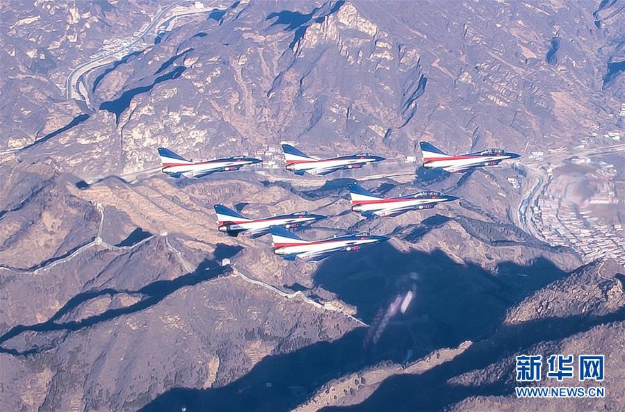 （人民空軍70年·圖文互動(dòng)）（6）我愛(ài)祖國(guó)的藍(lán)天——空軍強(qiáng)軍主題紀(jì)念封8張“同框照”背后的故事 