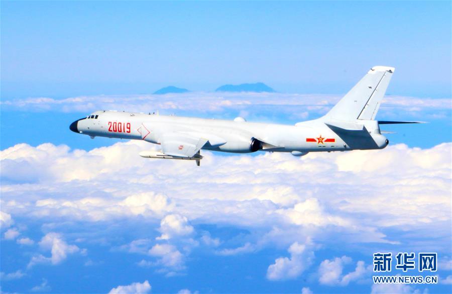（人民空軍70年·圖文互動(dòng)）（8）我愛(ài)祖國(guó)的藍(lán)天——空軍強(qiáng)軍主題紀(jì)念封8張“同框照”背后的故事 