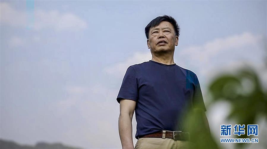 （新華全媒頭條·時(shí)代先鋒·圖文互動）（1）“要把論文寫在大地上”——記“農(nóng)民院士”朱有勇