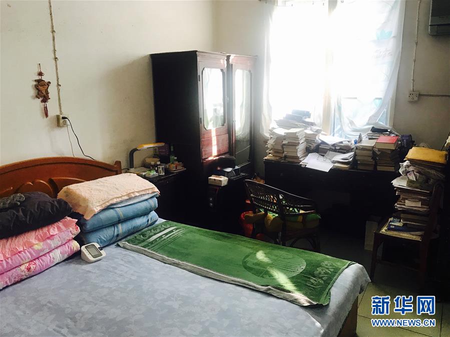 （新華全媒頭條·圖文互動）（11）滄海橫流 信仰彌堅(jiān)——記共產(chǎn)黨員、湘潭大學(xué)九旬教授滄南