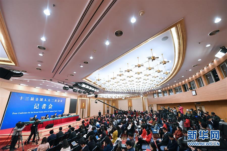 （兩會(huì)·XHDW）（12）最高人民法院審判委員會(huì)副部級專職委員劉貴祥等就“攻堅(jiān)‘基本解決執(zhí)行難’”答記者問