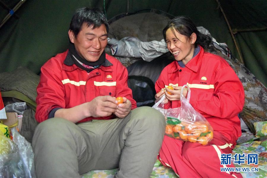 （新春走基層·圖文互動）（7）寒冬里，“沙漠玫瑰”猶自綻放