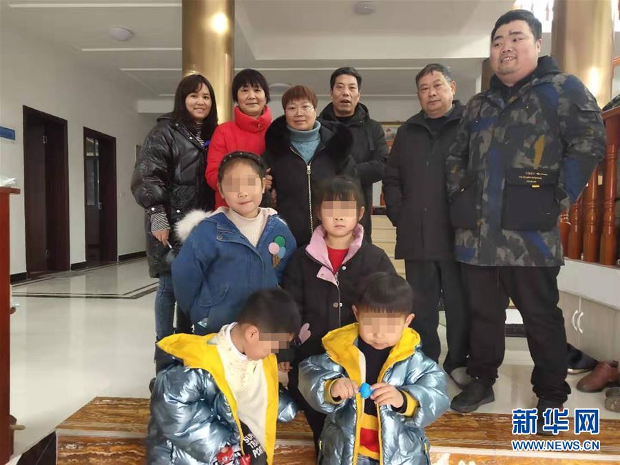 （聚焦疫情防控·圖文互動）（2）從武漢返鄉(xiāng)的一家人：“鄰里情割不斷，自行隔離是義務(wù)”