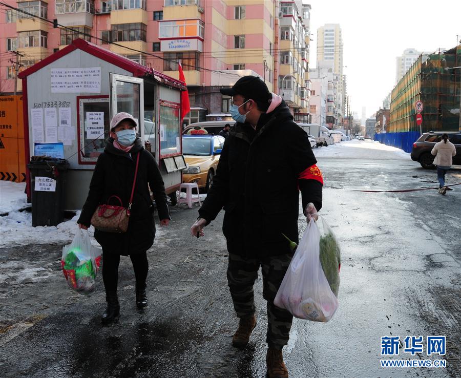 （聚焦疫情防控·圖文互動(dòng)）（1）不知你是誰，知你為了誰——社區(qū)戰(zhàn)“疫”志愿者群像