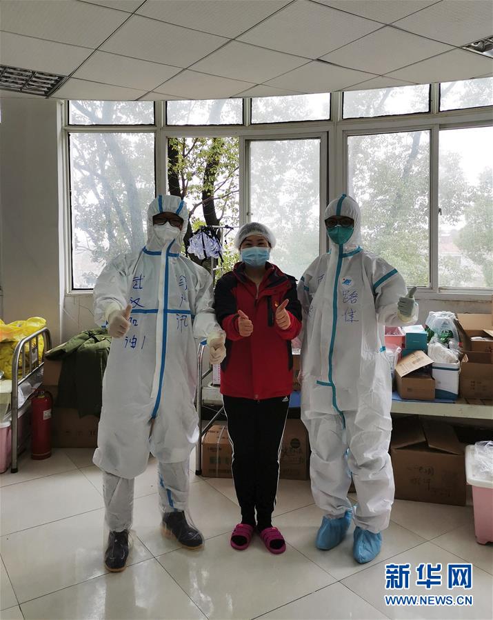 （一線抗疫群英譜·圖文互動）（2）在武漢，我為白衣戰(zhàn)士“鑄起鎧甲”——記天津市腫瘤醫(yī)院醫(yī)師路佳