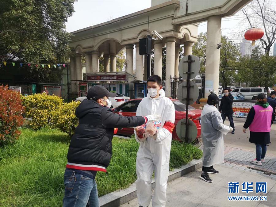 （習(xí)近平致敬的戰(zhàn)“疫”英雄·下沉干部篇·圖文互動）（3）他們，挺身而出守防線