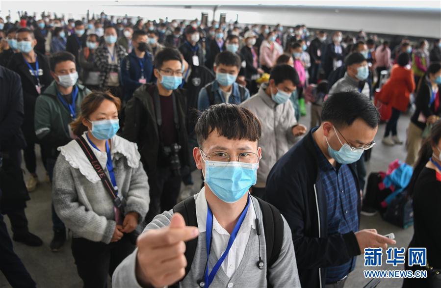（新華全媒頭條·圖文互動）（4）春天，匯聚復蘇的力量——寫在2020年首季中國經(jīng)濟收官之際