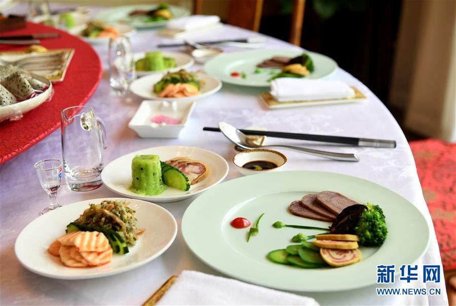 （聚焦復(fù)工復(fù)產(chǎn)·圖文互動(dòng)）（2）“分得安心，吃得放心”——豫菜老字號(hào)的復(fù)工見聞