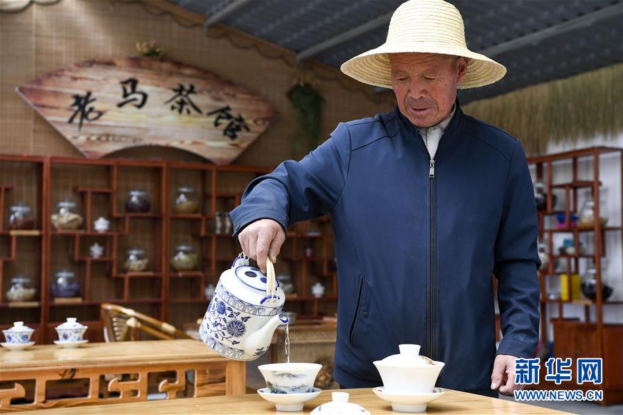 （新華全媒頭條·圖文互動）（5）初夏，循著總書記的腳步探訪產(chǎn)業(yè)扶貧新事