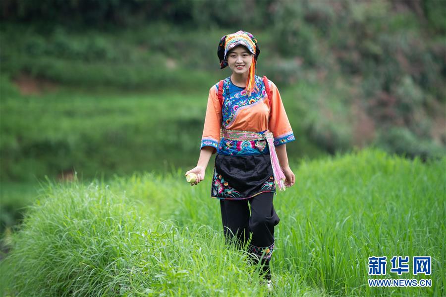 （新華全媒頭條·走向我們的小康生活·圖文互動）（4）那山，那人，那苗寨——十八洞村三代人的奮斗史