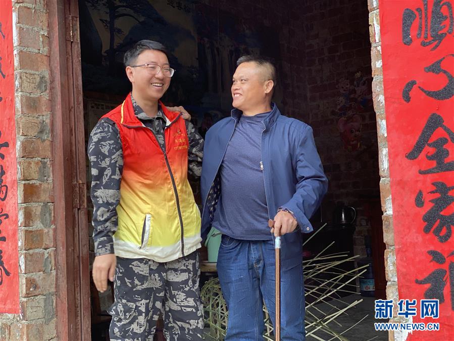 （在習近平新時代中國特色社會主義思想指引下——新時代新作為新篇章·習近平總書記關(guān)切事·圖文互動）（4）青春做伴，西部放歌——走近扎根西部建設邊疆的大學生們