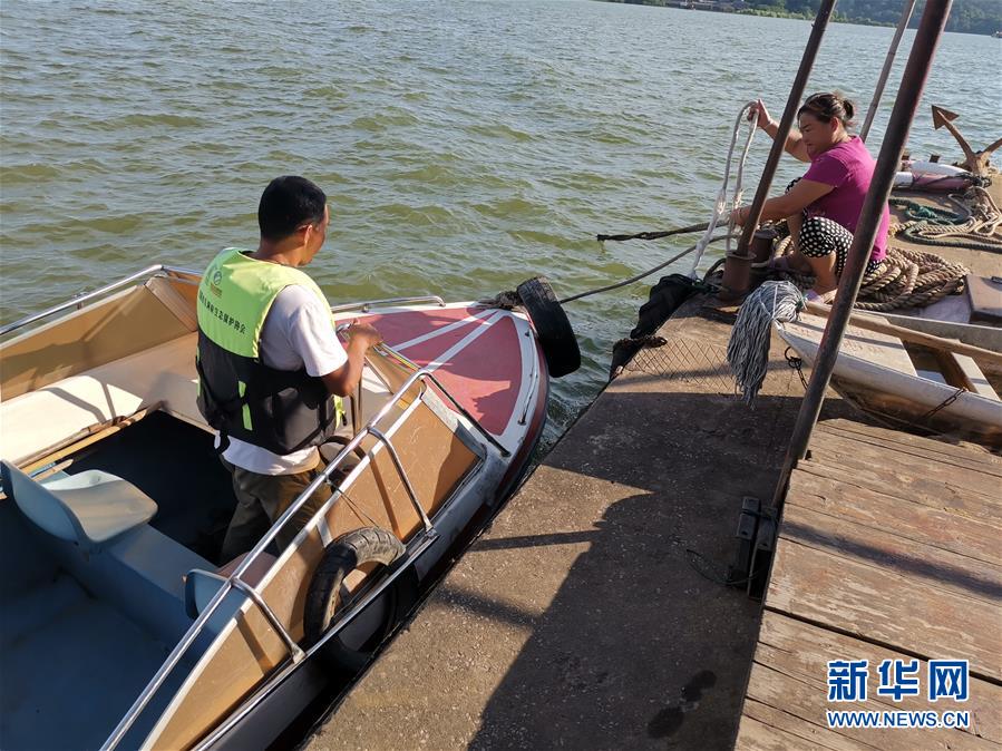 （總書(shū)記推動(dòng)的改革身邊事·生態(tài)文明改革篇·圖文互動(dòng)）（1）特寫：從“捕魚(yú)人”到“護(hù)魚(yú)人”——長(zhǎng)江漁民上岸后的新生活