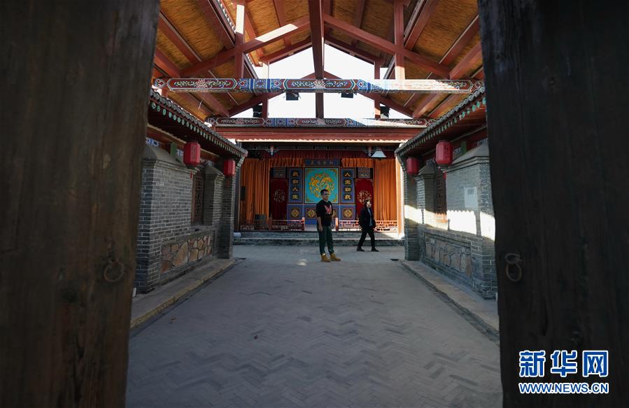 （全面建成小康社會“百城千縣萬村調(diào)研行”·圖文互動(dòng)）（4）北戴河村：藝術(shù)院落“點(diǎn)亮”鄉(xiāng)村致富路