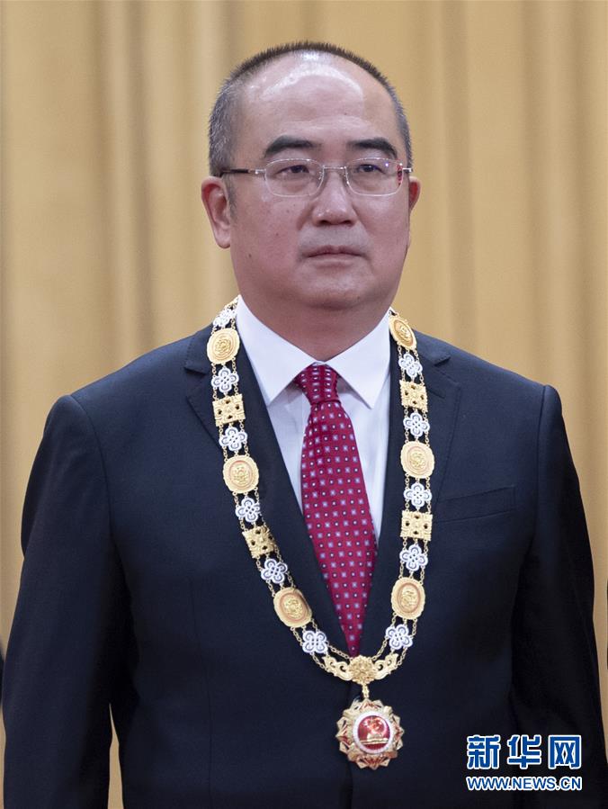 （抗疫先進事跡·圖文互動）（1）張定宇：疫情“暴風(fēng)眼”里，“漸凍”之軀與時間賽跑