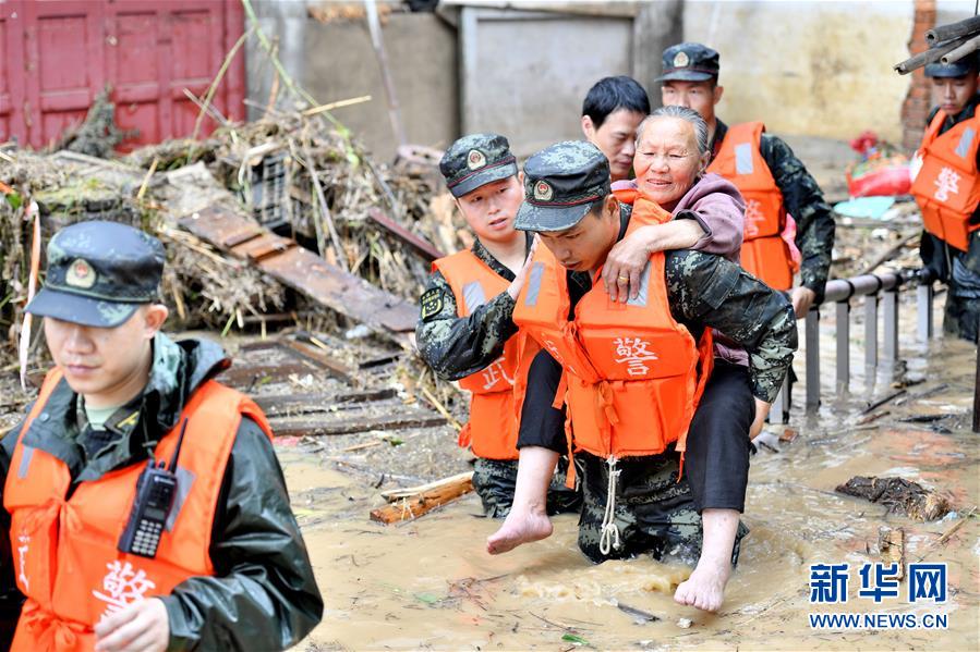 （新華全媒頭條·圖文互動）（5）沿著中國特色強(qiáng)軍之路闊步前進(jìn)——黨中央、中央軍委領(lǐng)導(dǎo)推進(jìn)國防和軍隊建設(shè)70年紀(jì)實(shí)